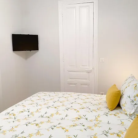 公寓 Comfortable Modern Escape 4 Bed 2 Bath
