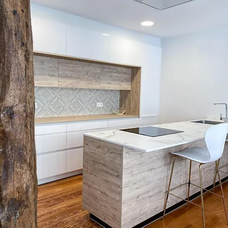 Comfortable Modern Escape 4 Bed 2 Bath 公寓 *